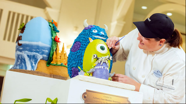 Huevos de Pascua artesanales sorprenden a los visitantes en los hoteles de Disney