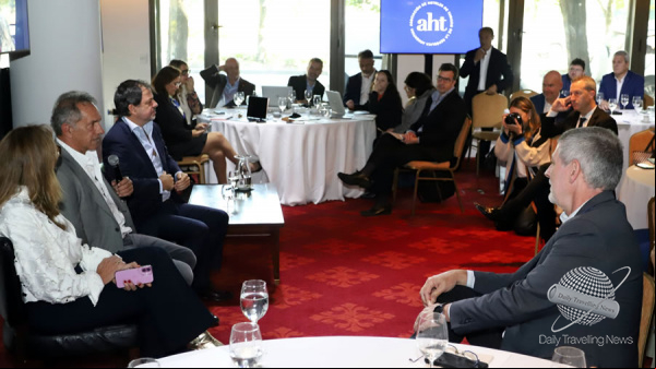 Scioli participó de la Asamblea de la AHT